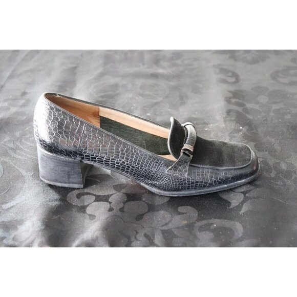 Salvatore Ferragamo Women's Size 5.5B Black Pumps Embossed Suede Buckle Loafers - Picture 1 of 11